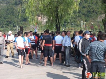 2012第二届黄山市新安江龙舟赛现场