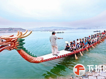 世界最大钢制龙舟2011年秭归下水