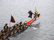 温州传统龙舟 跳龙头