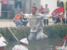 现在很少看见这样蹿龙头了。