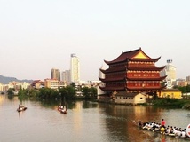 5月18日 柳市吕庄大桥下的湖面