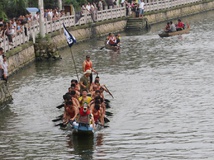 初四白象湖龙舟图