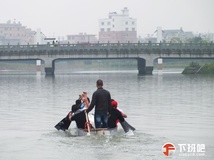 乐清二环路桥上看到的龙舟